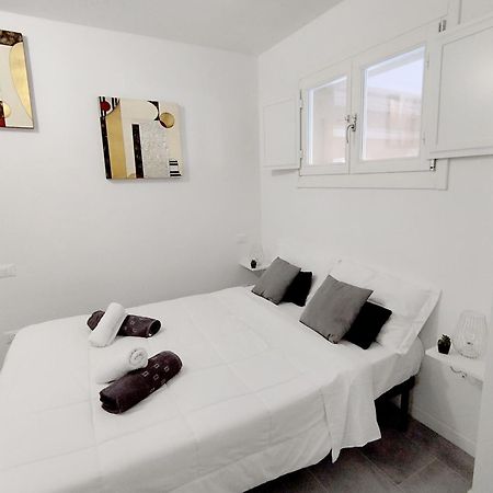 Apartamento Sky Loft Airport - Modern Apt 1St Floor Bolonia Exterior foto