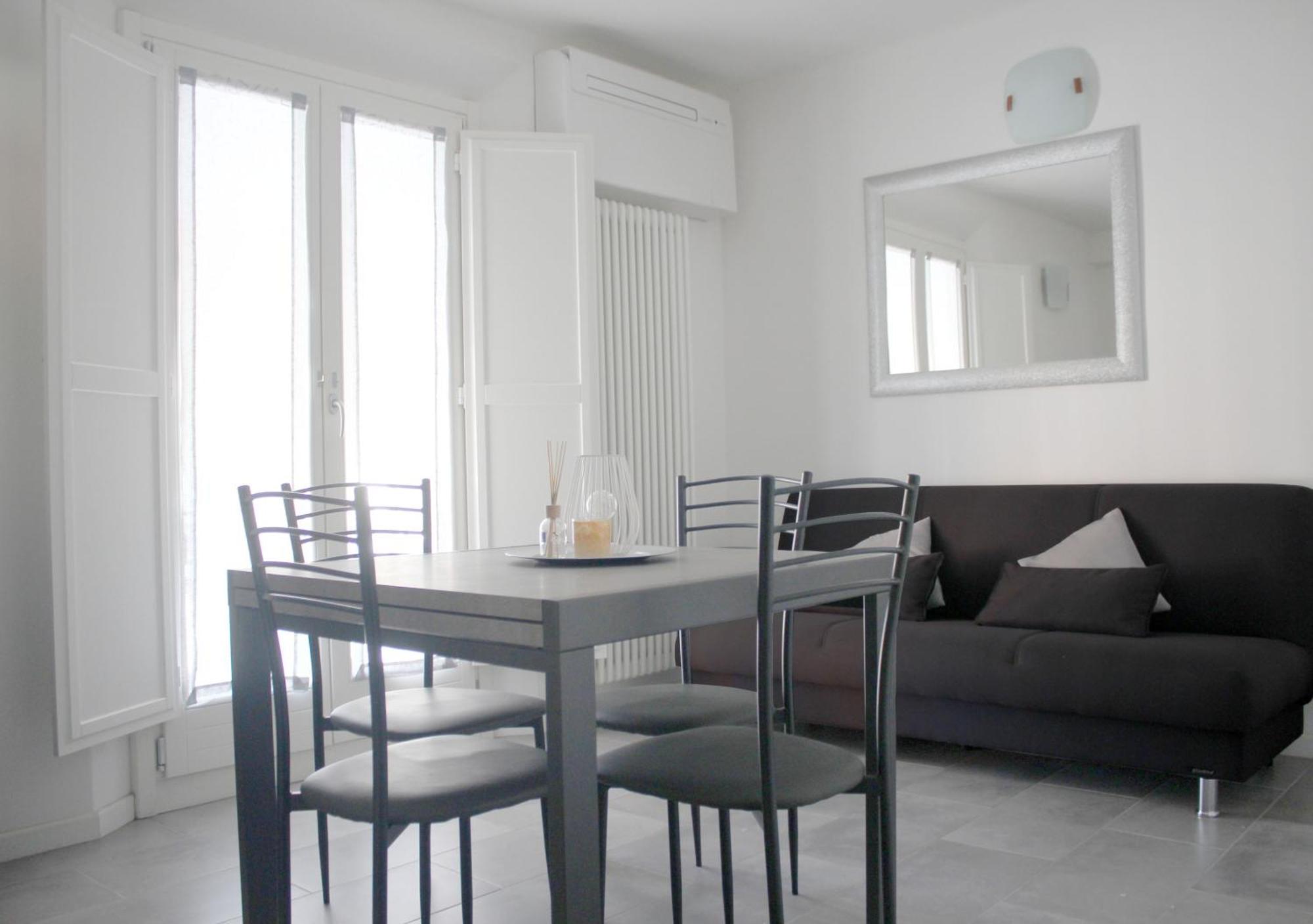 Apartamento Sky Loft Airport - Modern Apt 1St Floor Bolonia Exterior foto