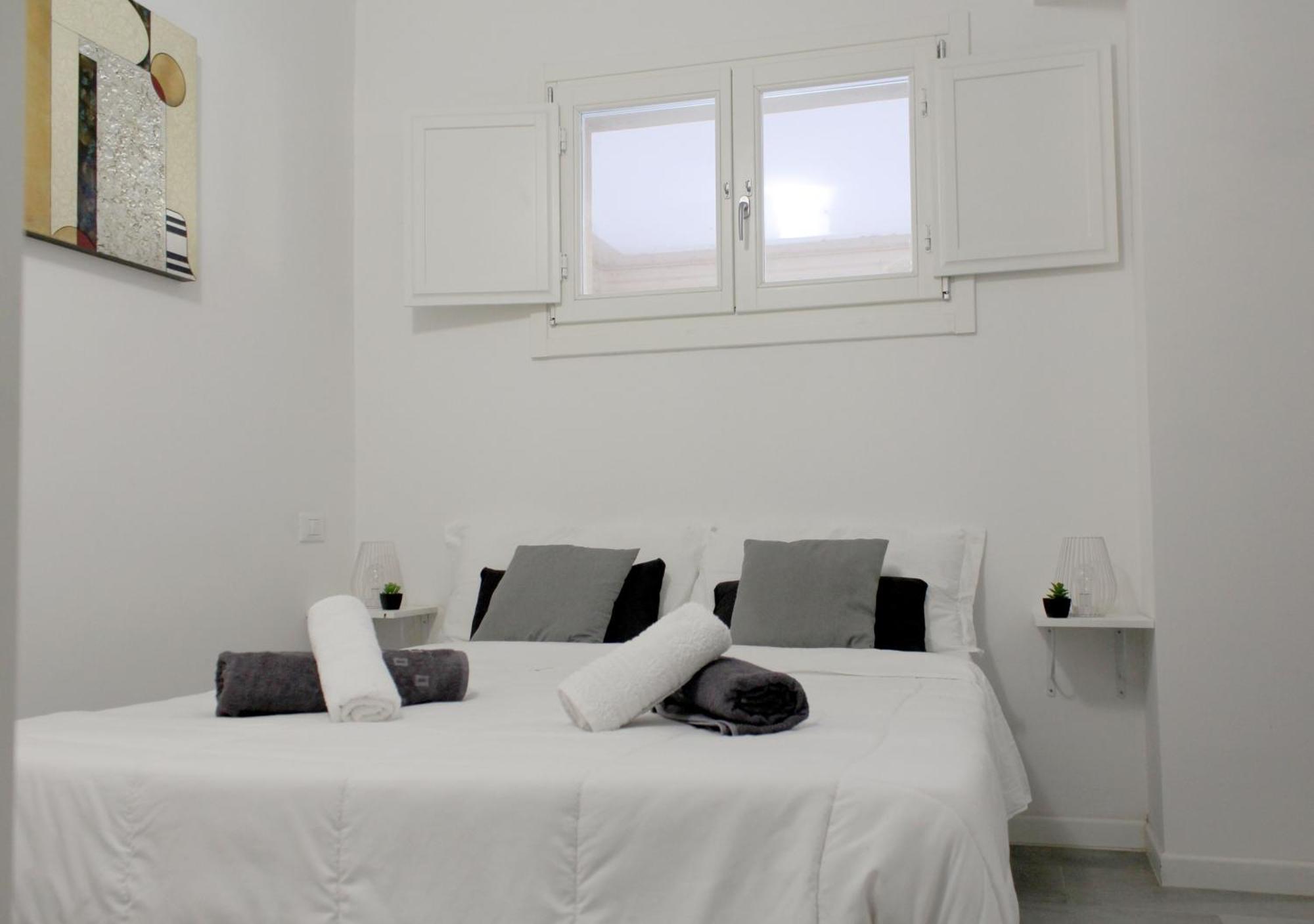 Apartamento Sky Loft Airport - Modern Apt 1St Floor Bolonia Exterior foto