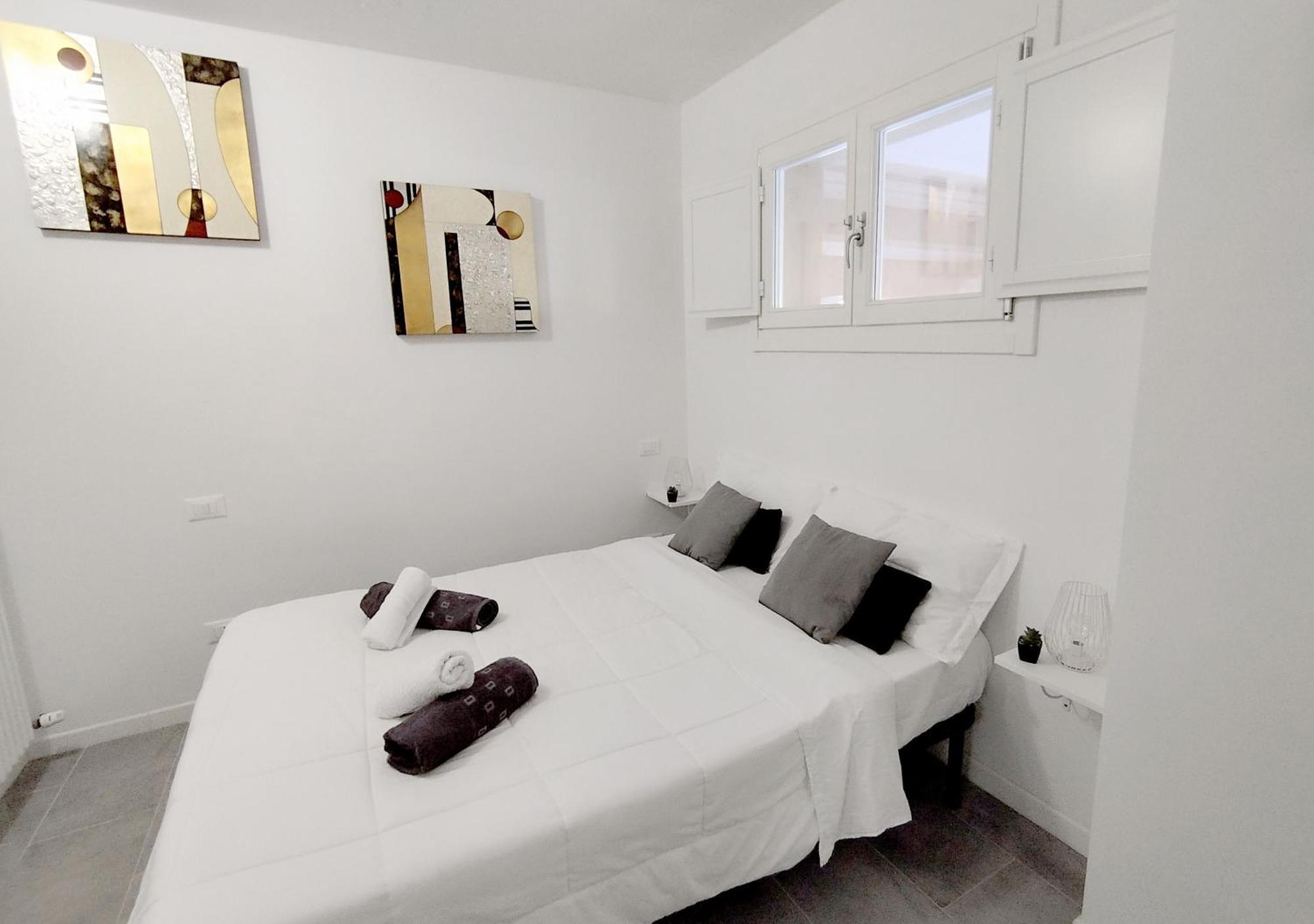 Apartamento Sky Loft Airport - Modern Apt 1St Floor Bolonia Exterior foto