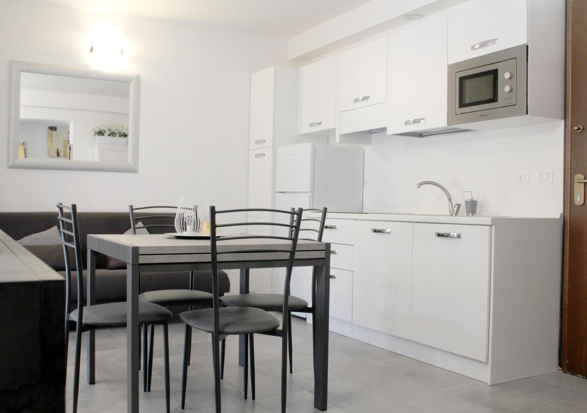 Apartamento Sky Loft Airport - Modern Apt 1St Floor Bolonia Exterior foto